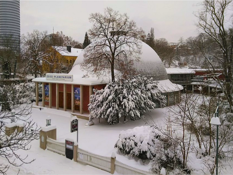 Zeiss factory planetarium by Walter Bauersfeld