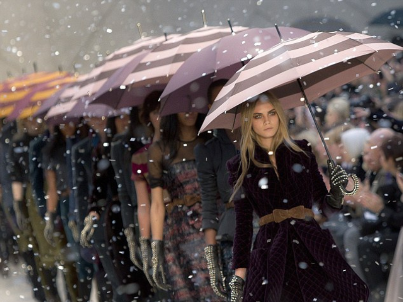 Burberry made glitter rain at London Fasion Show